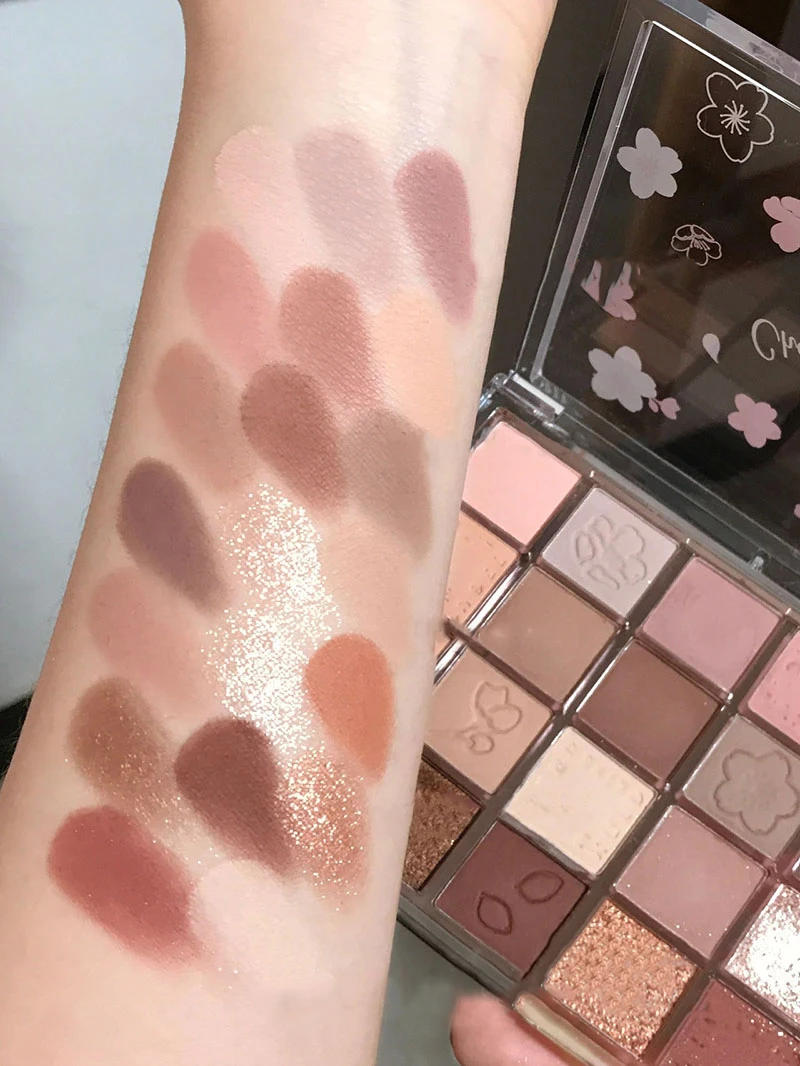 Description Picture 5 of itemDIKALU 20-color Eyeshadow Palette Pearlescent Matte Eye Shadow Silky Shiny Long-lasting Beauty Cosmetics Female Makeup