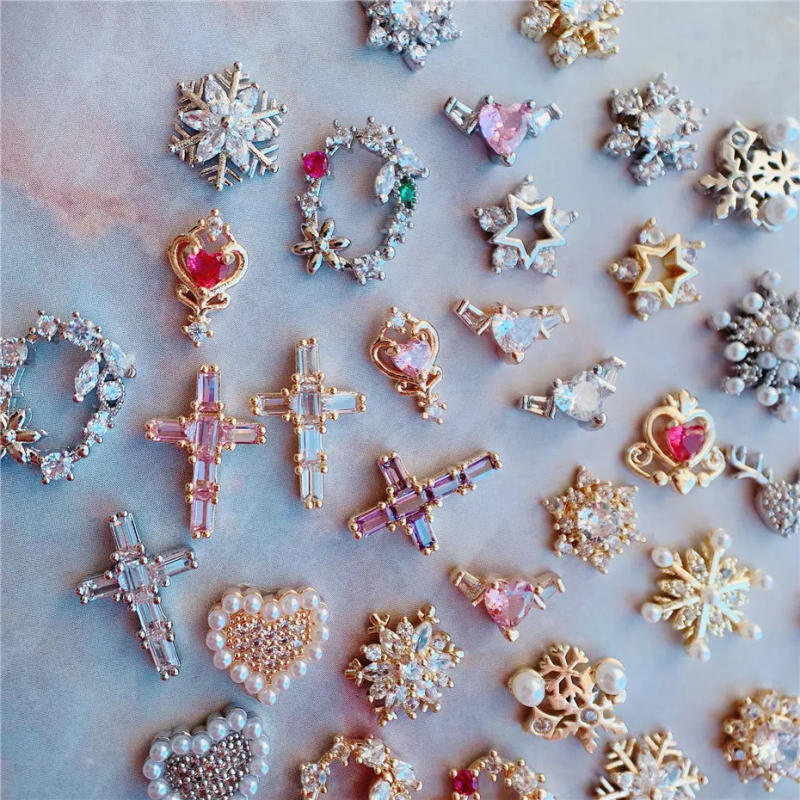 Description Picture 4 of item10pcs Luxury Christmas Snowflak Wreath Heart Nail Art Parts Zircon Crystal Manicure Nails Accesorios Supplies Decorations Charms