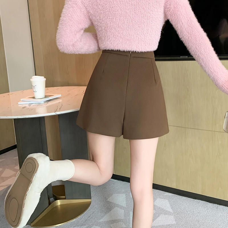 Description Picture 6 of itemHigh Waist Warm Women Wool Skirts Shorts With Button Casual Winter Thickening Wide Leg Short Pants For Boots Ladies