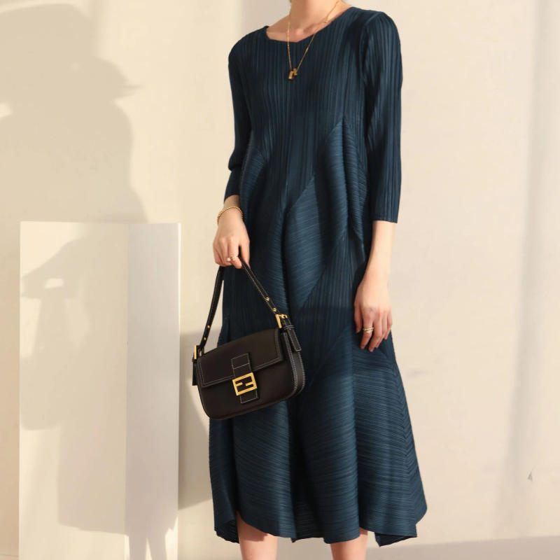 Description Picture 5 of itemPleated Spring and Autumn Light Mature Casual Sweet Long Vintage Flower Bud Dress [7157]