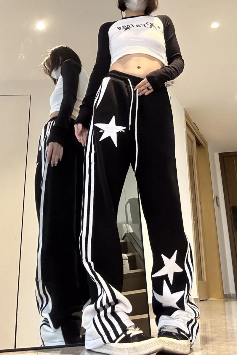 Description Picture 5 of itemQWEEK Y2K Star Print Gray Jogging Sweatpants Women Streetwear Vintage Black Sports Pants Oversized Kpop Brown Wide Leg Joggers