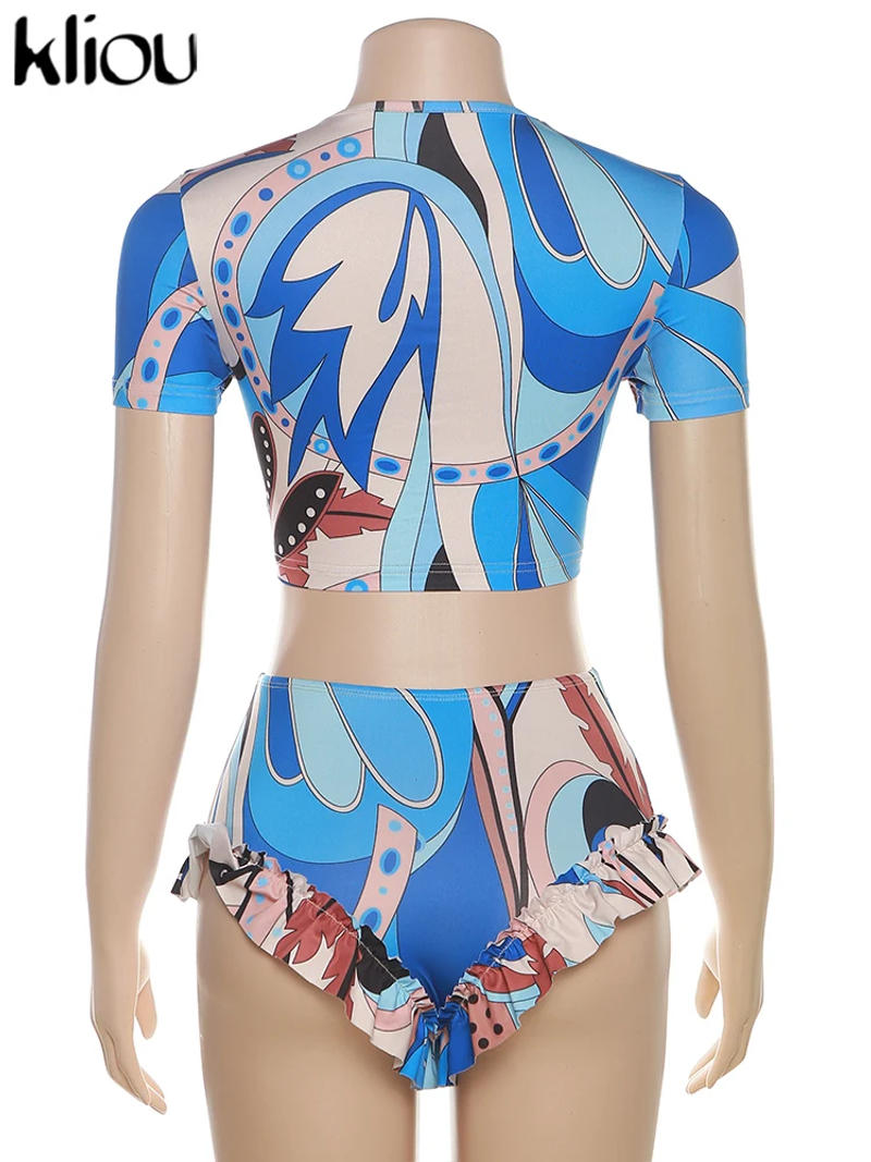 Description Picture 4 of itemKliou Leaf Print Panelled Two Pieces Set Women Casual Bare Midriff Skinny Crop Tops + Patchwork Short Ladies Streetwear Suit