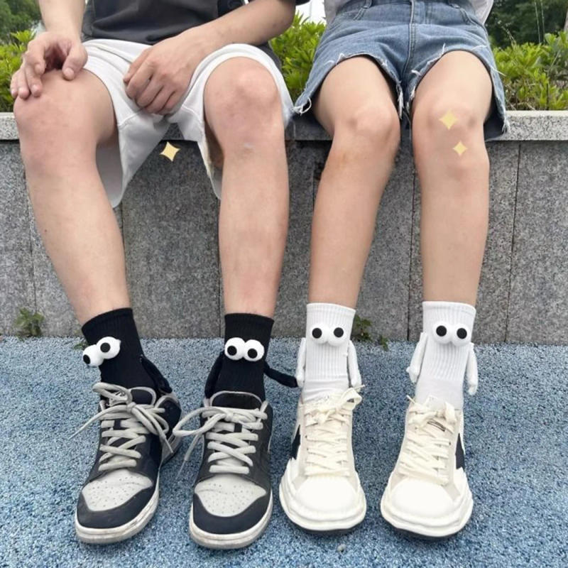 Description Picture 3 of itemFashion Funny Creative Magnetic Attraction Hands Black White Cartoon Eyes Couples Socks 4 Pair Club Celebrity Couple Socks Ins