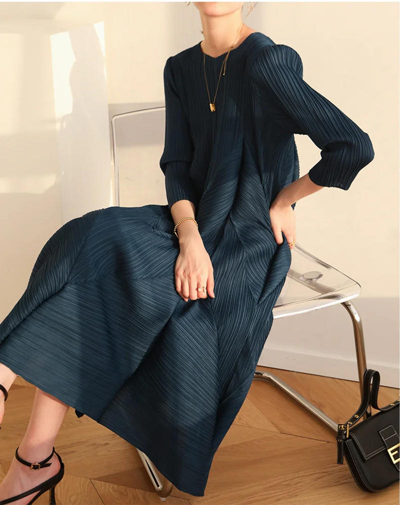 Description Picture 3 of itemPleated Spring and Autumn Light Mature Casual Sweet Long Vintage Flower Bud Dress [7157]