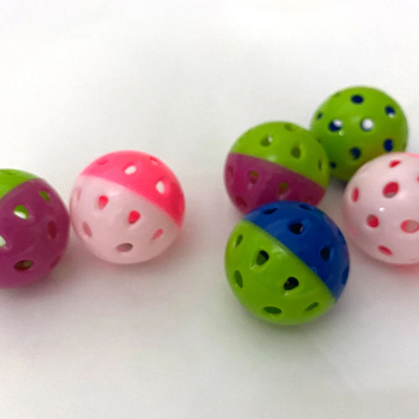 Description Picture 2 of itemColourful 5Pcs/Set 4.3cm Plastic Pet Cat Kitten Play Balls With Jingle Bell Pounce Chase Rattle Toy For Dog Cat pet