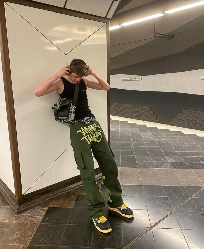 Description Picture 4 of itemDEEPTOWN Vintage Cargo Pants Women Y2K Streetwear Harajuku Fashion Trousers Male Baggy Sweatpants Printed Hip Hop Pocket Korean