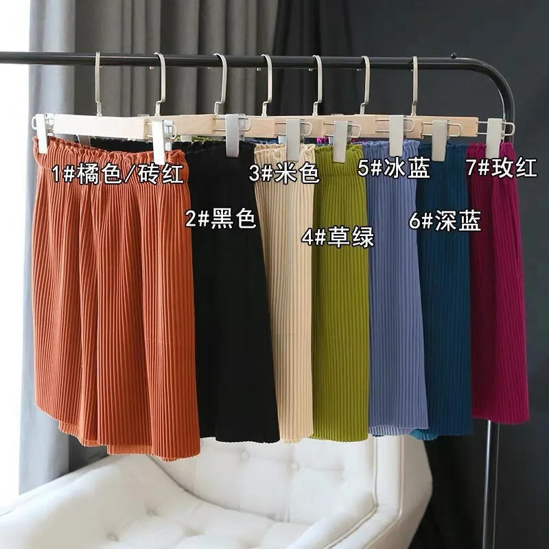 Description Picture 3 of itemWrinkled shorts women's summer 2022 new casual pants women's wide-leg pants loose slim pleated tide skirt