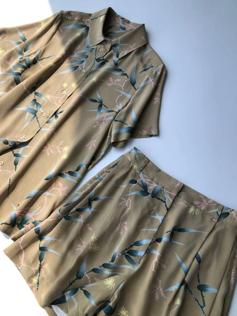 Description Picture 3 of itemVintage Bamboo Leaf Printed Women Silk Set 2023 New Female Short Sleeved Single-Breasted Shirt or Casual Zipper Shorts Suits