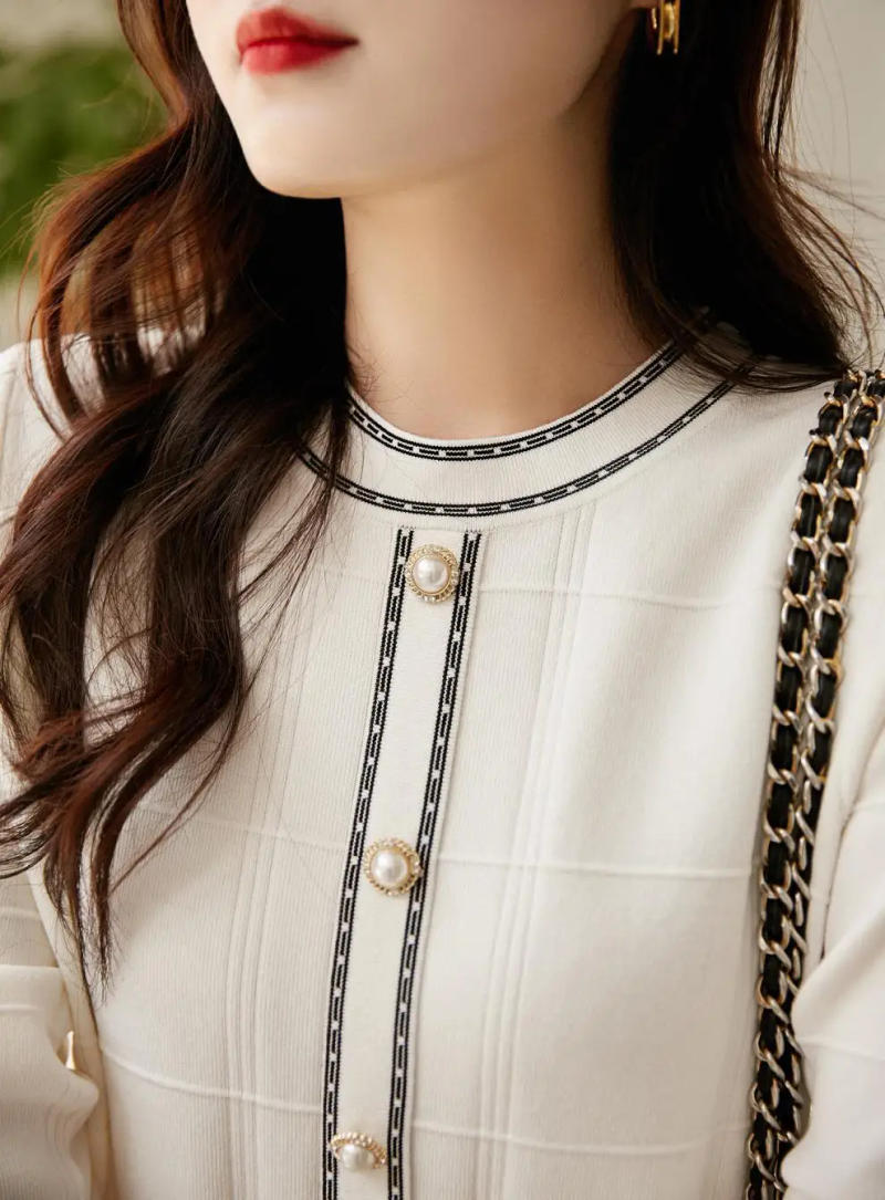 Description Picture 5 of itemNew Style Knitted Dress Woman Light Elegant Style Stylish with A Tone Contrast Design Round Neck Long-sleeved Fall/Winter 2022