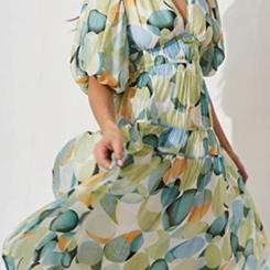 2023 Women's Bohemian floral mid length dress with pleated beach flowing dress