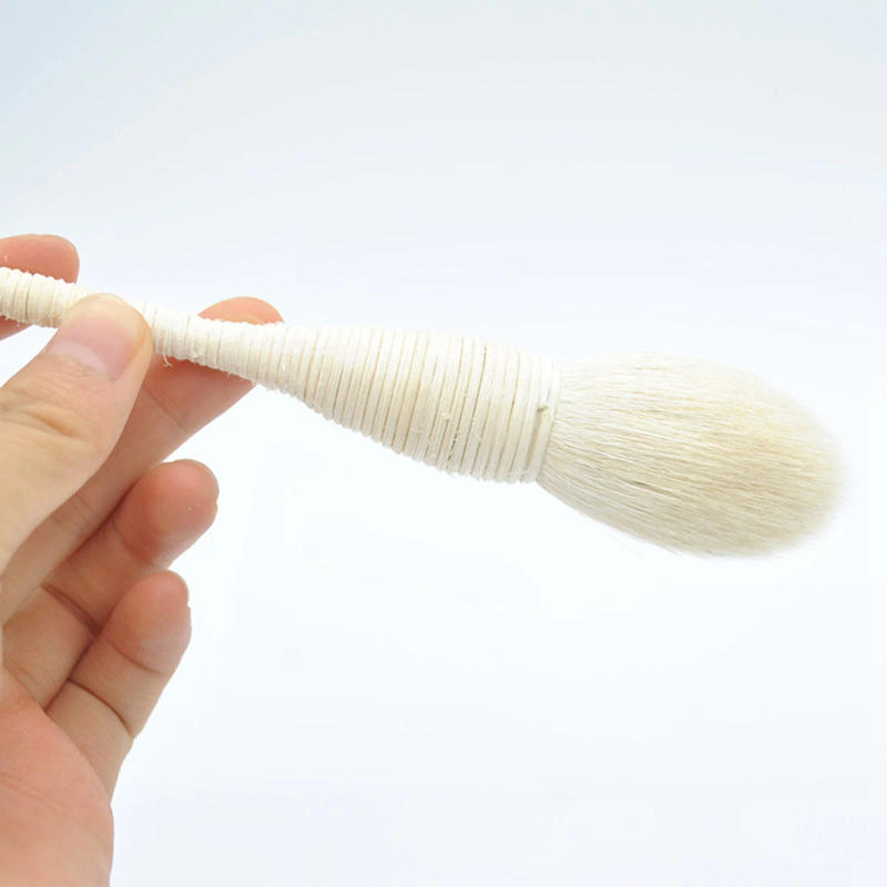 Description Picture 3 of itemFlat Goat Wool Rattan Makeup Brushes Profesional Foundation Natural Rattan Blush Face Blush Kabuki Brush For Beauty Makeup Tool