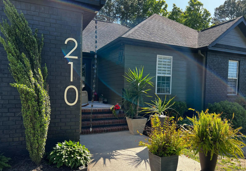 Description Picture 3 of item16 inch Modern House Numbers Letters Large White Glossy Address Numbers White Acrylic Anti-ultraviolet House Sign