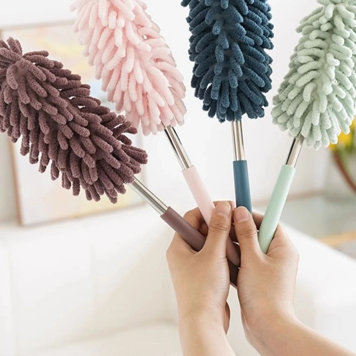 Description Picture 4 of item1pc Extendable Handle Feather Duster Telescopic Dust Brush Cobweb Brush Catcher Mites Gap Dust Car Home Cleaning Tools