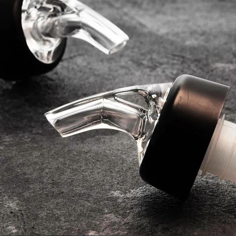 Description Picture 4 of itemPortable 30ml Quantitative Wine Pourer Alcohol Liquid Dispenser Measuring Oil Bottle Spout Wine Decanter Bar Tool