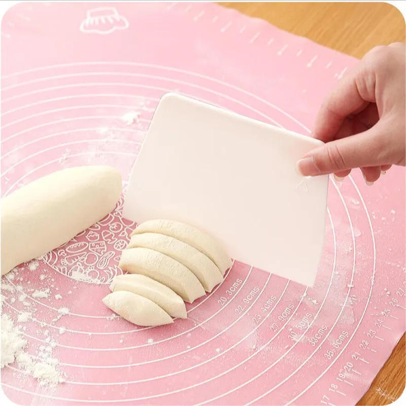 Description Picture 4 of item1PC Useful Cream Spatula DIY Pastry Cutters Fondant Dough Scraper Cake Cutter Pastry Baking Tool Kitchen Accessories