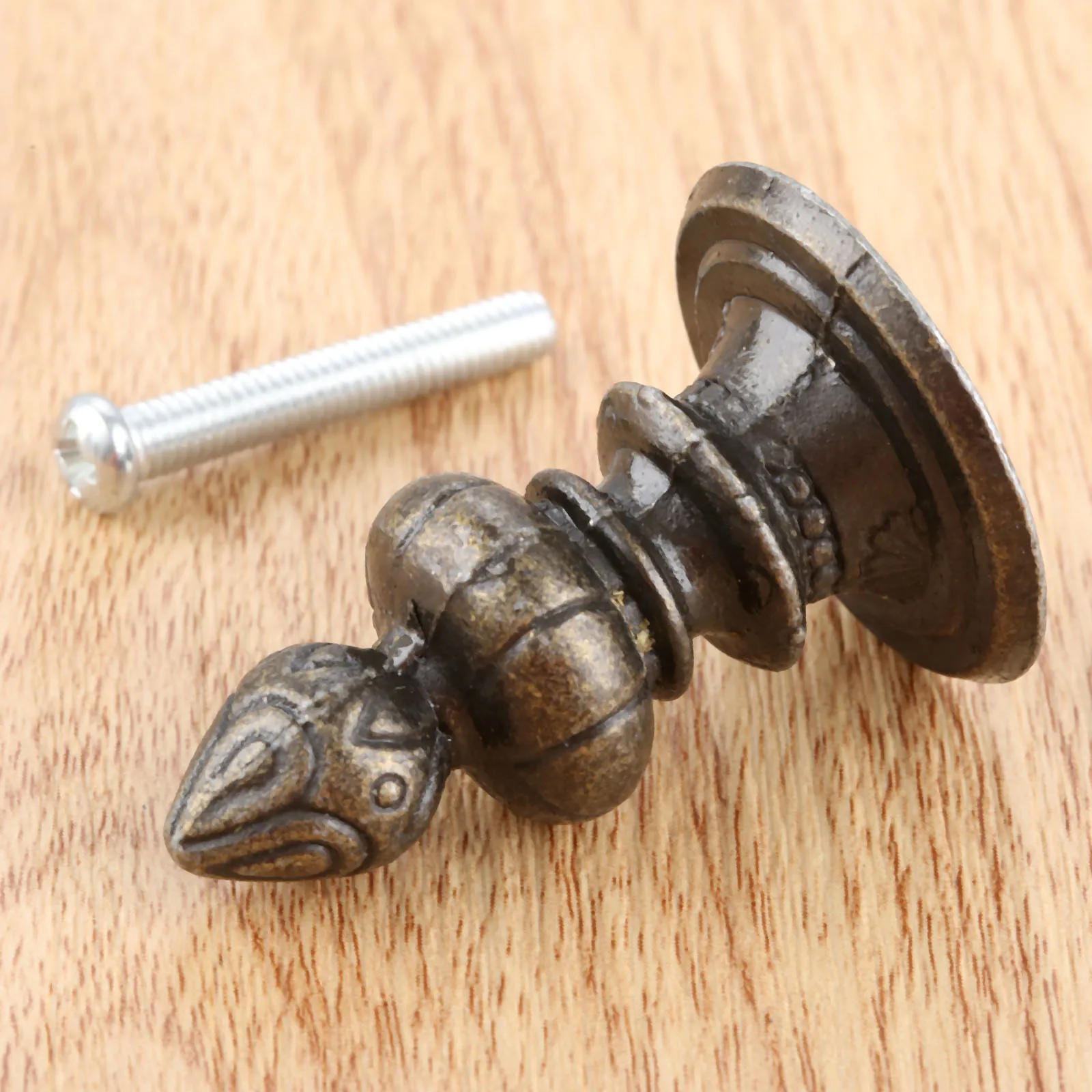 Description Picture 5 of item39*27mm Antique Bronze Furniture Handles Wardrobe Door Pulls Dresser Drawer Handles Kitchen Cupboard Cabinet Knobs and Handles