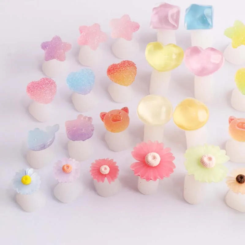 Description Picture 4 of item8Pcs Candy Silicone Toe Separator Foot Finger Divider Form Manicure Pedicure Care Nail Art Tool Daisy Flower Holder Accessory