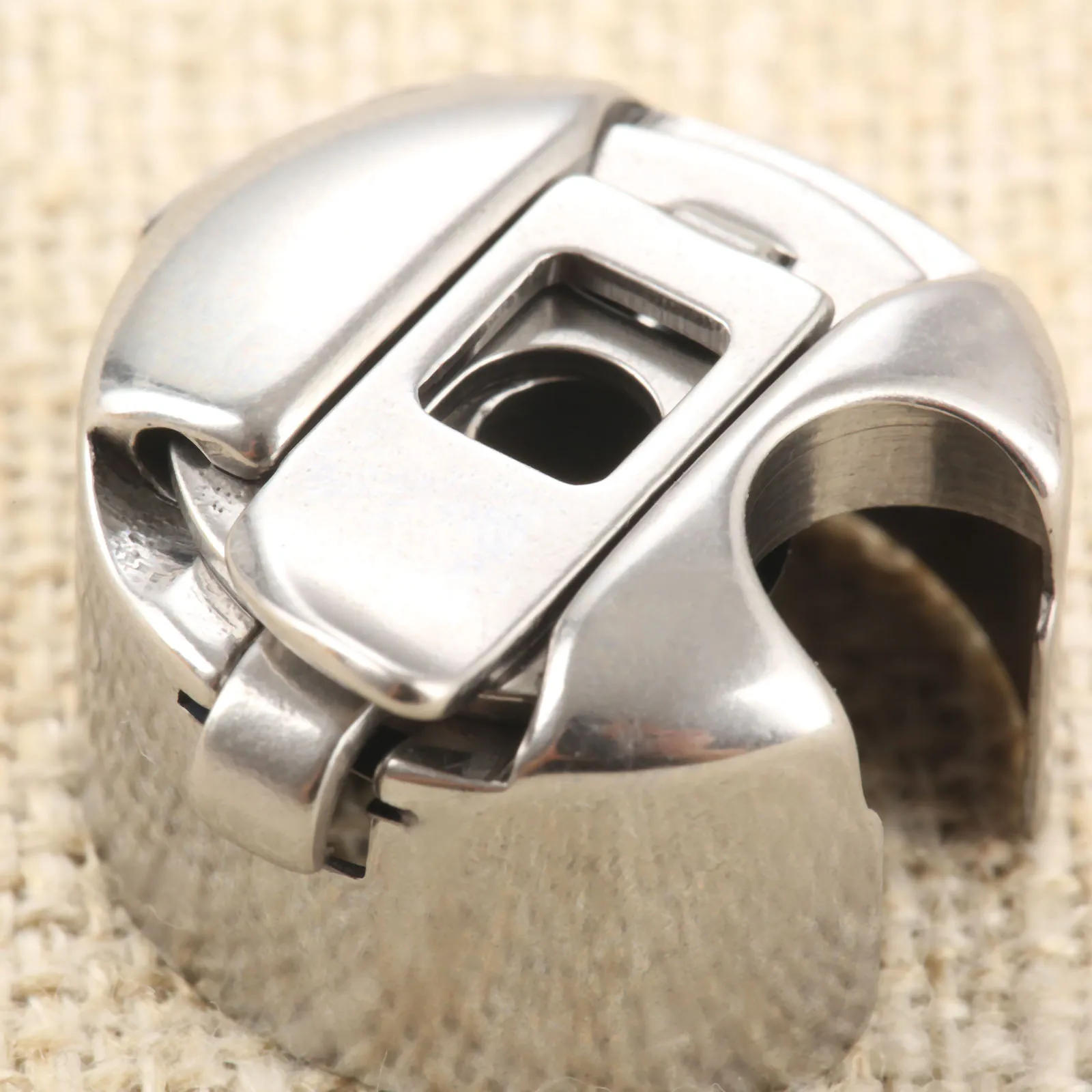 Description Picture 6 of itemSteel Industrial Sewing Machine Bobbin Case Computer Flat Car Shuttle Bobbin for Lockstitch Brother Sewing Machine Singer Wimsew