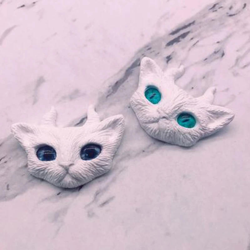 Description Picture 6 of itemNUBECOM Cats Pattern DIY Crystal Epoxy Mold Handcraft Soap Cat Model Making Tool Silicone Ornament Jewelry Pendant Decor Mould