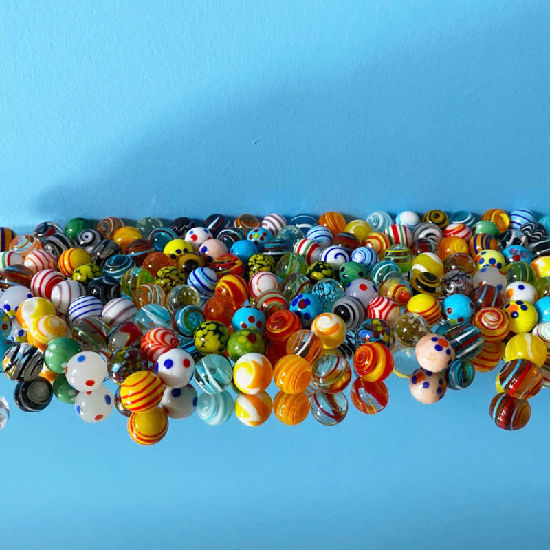 Description Picture 4 of itemG1-14 New 16MM Crystal Ball Decoration Bedroom Desk Accessories Aquarium Ornaments Glass Marbles Ball Garden Outdoor Decoration