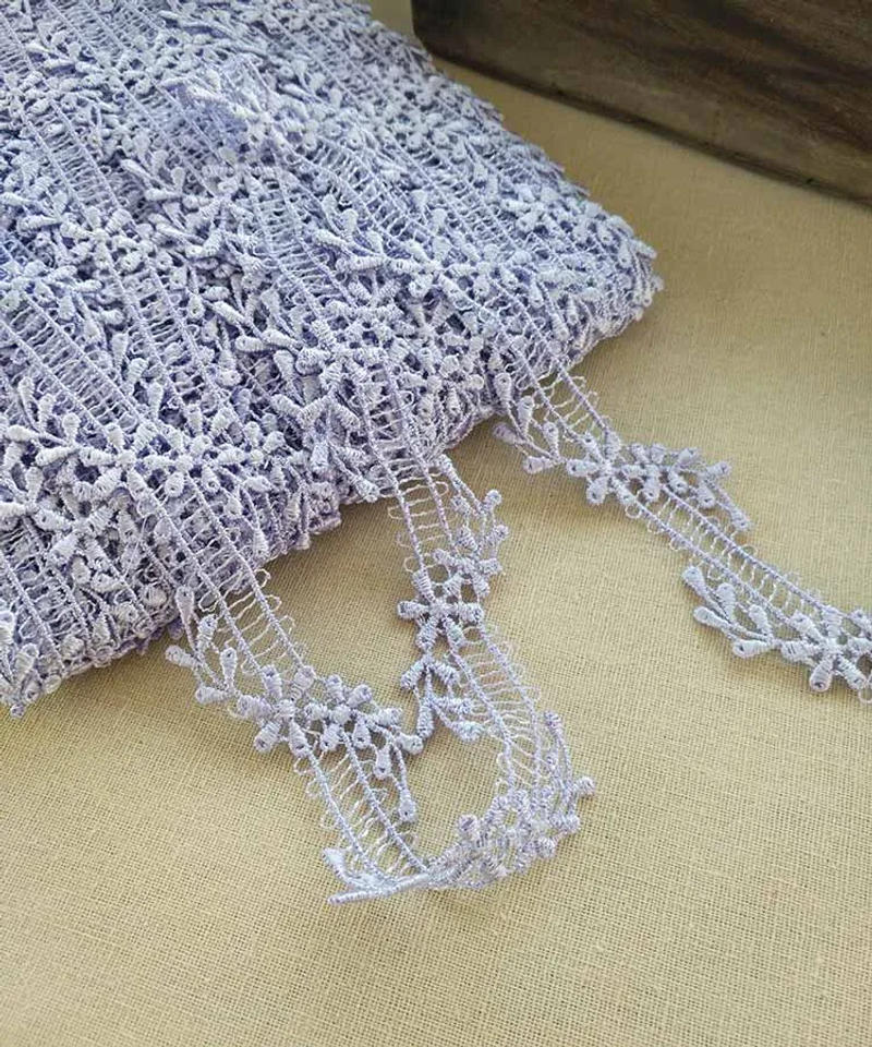 Description Picture 4 of item2Meters 3cm Width Water Soluble Pretty Lace Trim DIY Sewing Supplie Navy White Lace Fabric Trims Garment Clothes Accessories