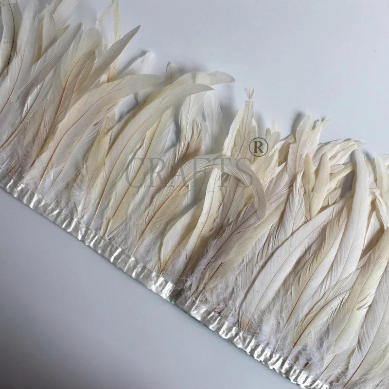 Description Picture 3 of item10 Yards Rooster Feather Trims 25-30cm  Coque Feather Strung Chicken Feather Trimming Dress/Skirt /Costume Carnival Decoration