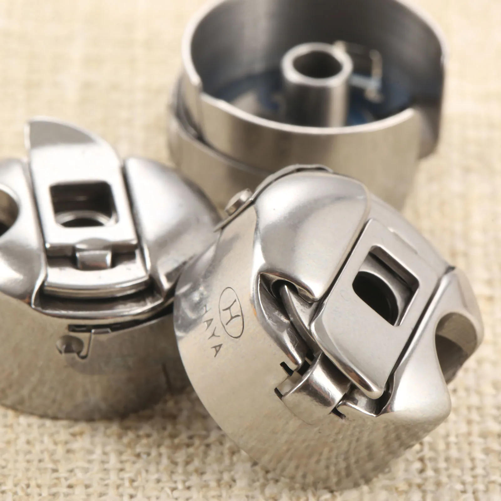 Description Picture 5 of itemSteel Industrial Sewing Machine Bobbin Case Computer Flat Car Shuttle Bobbin for Lockstitch Brother Sewing Machine Singer Wimsew