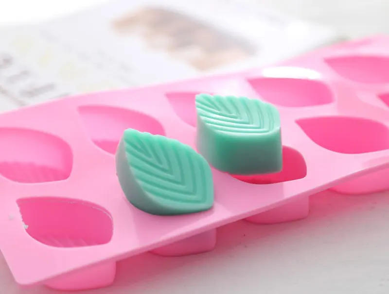 Description Picture 5 of item1pc Silicone Baking Mold 10 Holes Leaf Cake Chocolate Mold Soap Mold Cake Baking Mold For Mousse Pastry Decorating Tools