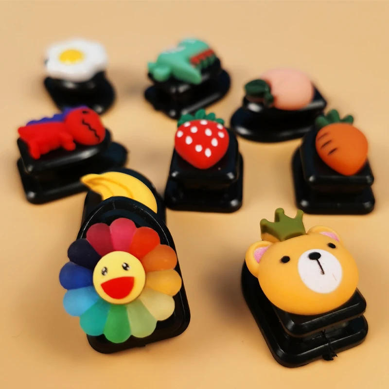 Description Picture 3 of item4PCS Animal Car Hooks Wall-mounted Home Decor Blossom Sundries Holder Hooks Multifunction Masks Keys Organizer Hanger Hangers