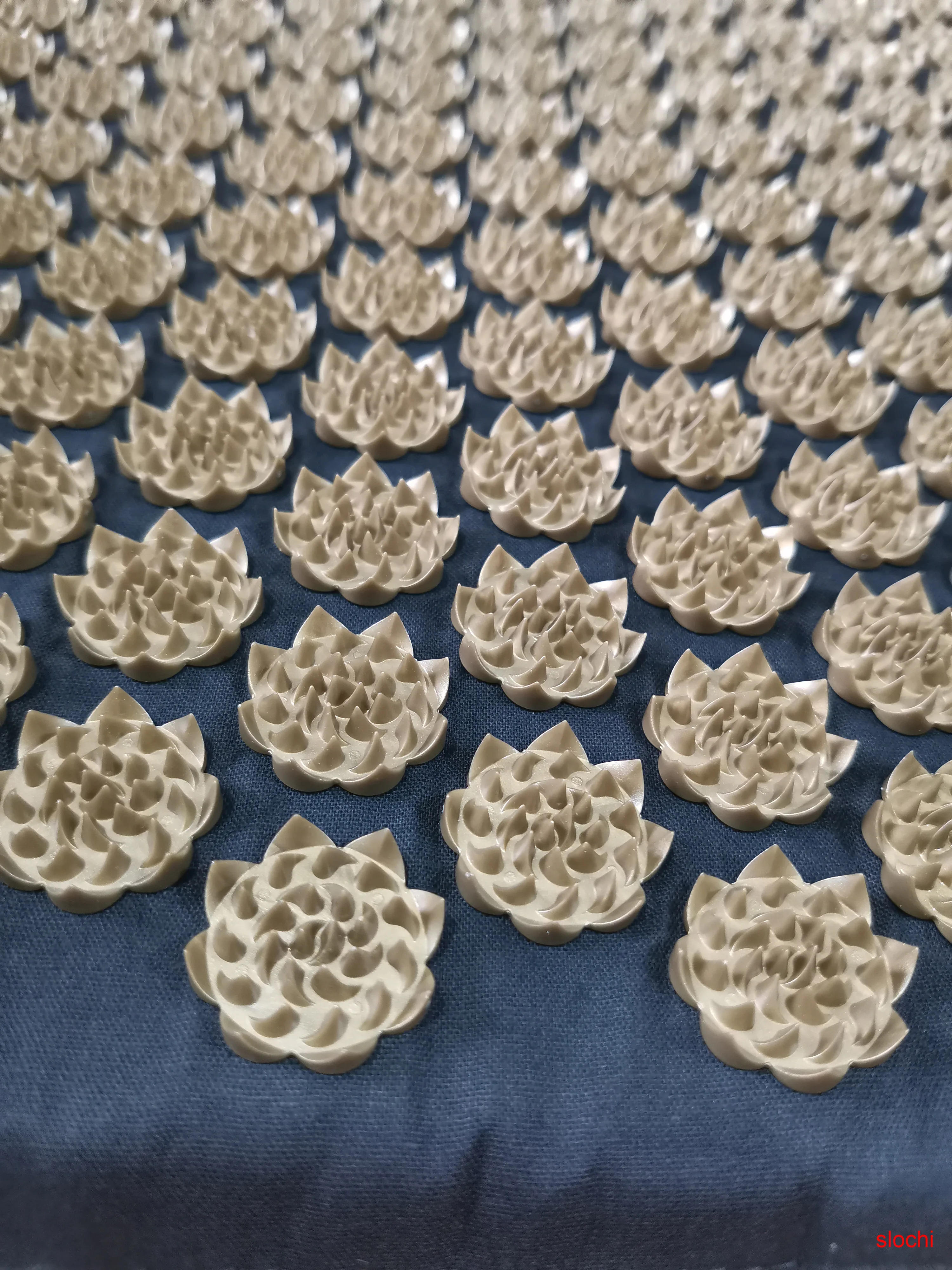 Description Picture 3 of itemMassager Mat Shakti Mat Massage Yoga Mat Acupressure Relieve Stress Back Body Pain Spike Mat Acupuncture Massage Cushion