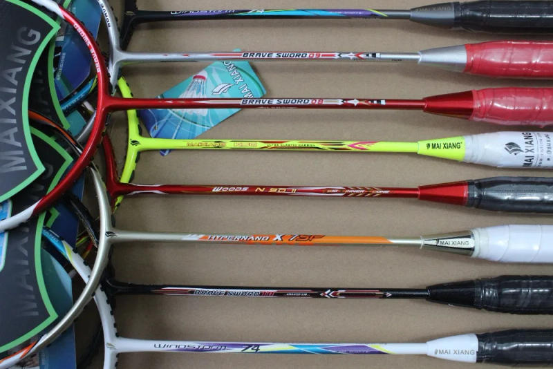 Description Picture 3 of item2pcs Professional Badminton Rackets 28 pouds carbon . Ultracore U10 Training reserve badminton racquet