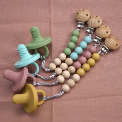 Food Grade New Design Silicone Infant Teething Chain Solid Color Safety Baby Pacifier Clips Eco-friendly Newborn Teething Gifts