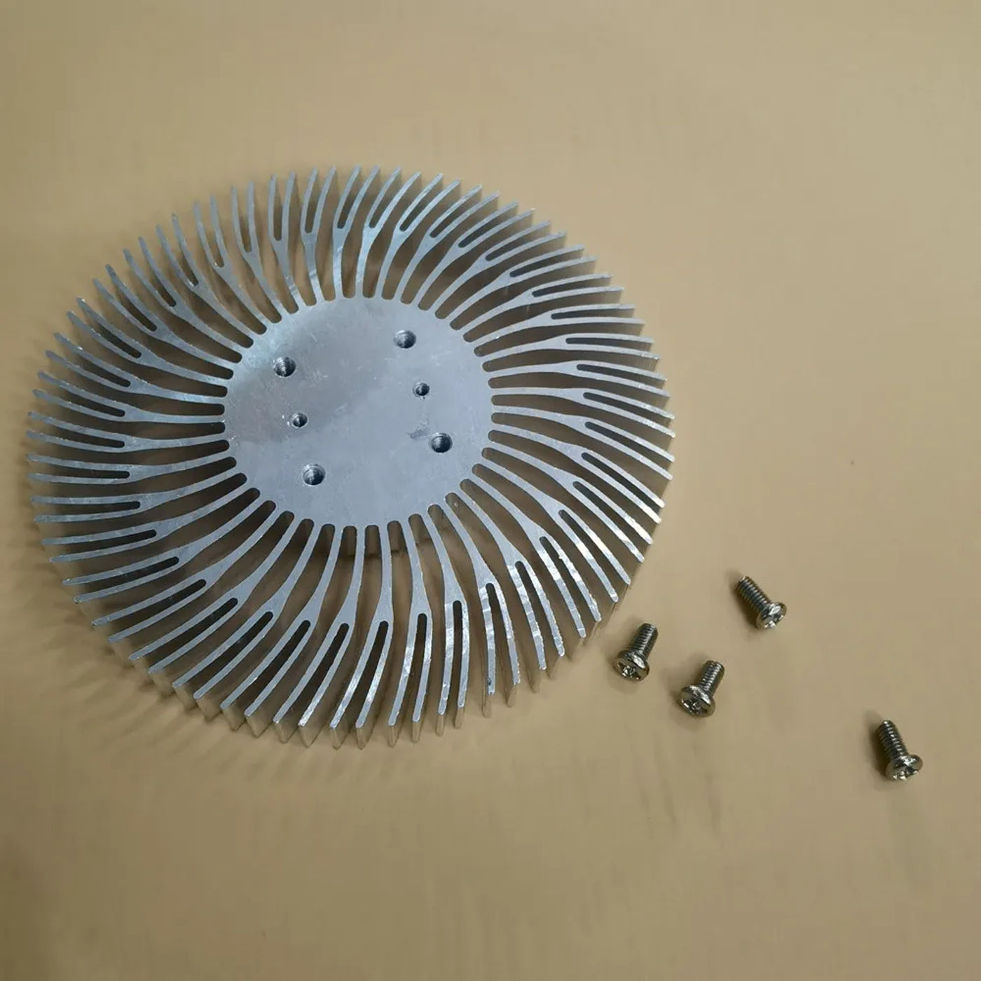 Description Picture 3 of itemSilver Round LED Heatsink Radiator Aluminum 10W Heat Sink Radiator for Household Lamp Radiator Replaceable
