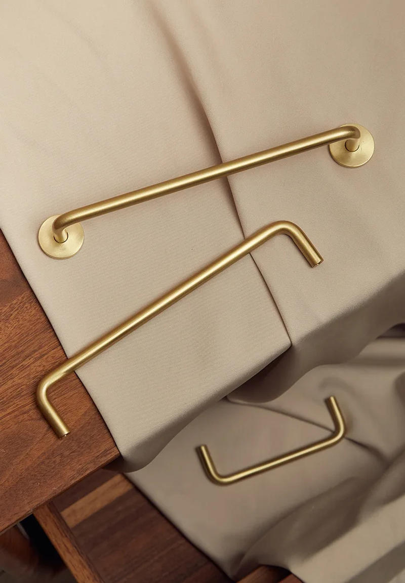 Description Picture 2 of itemLight Luxury Simple Brass Long Furniture Handles Wardrobe Kitchen Drawer Pulls Nordic Copper Cupboard Cabinet Handles Hardware