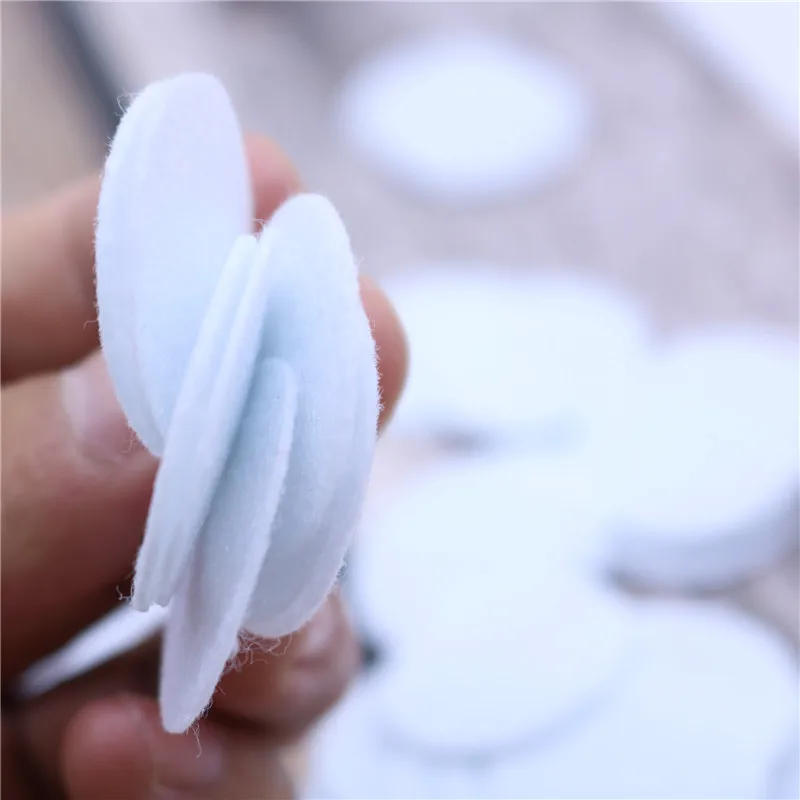 Description Picture 2 of item100 Pieces Round Wool Felt  Diy Crafts for Kids Wool Felt Doll Flowers Leaves Garland Headwear Christmas Felt Decor Sewing Patch