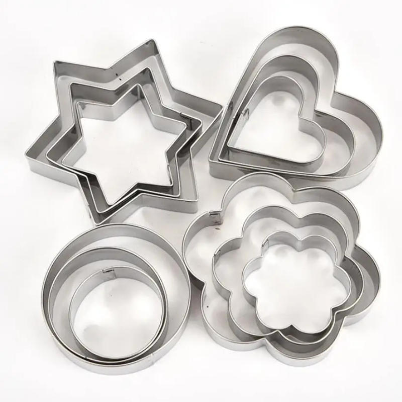 Description Picture 2 of item3pcs/set Geometric Star Heart Flower Biscuit Cutter Stainless Steel Egg Mould Cookie Stamp DIY Mold Fondant Cake Decorating Tool