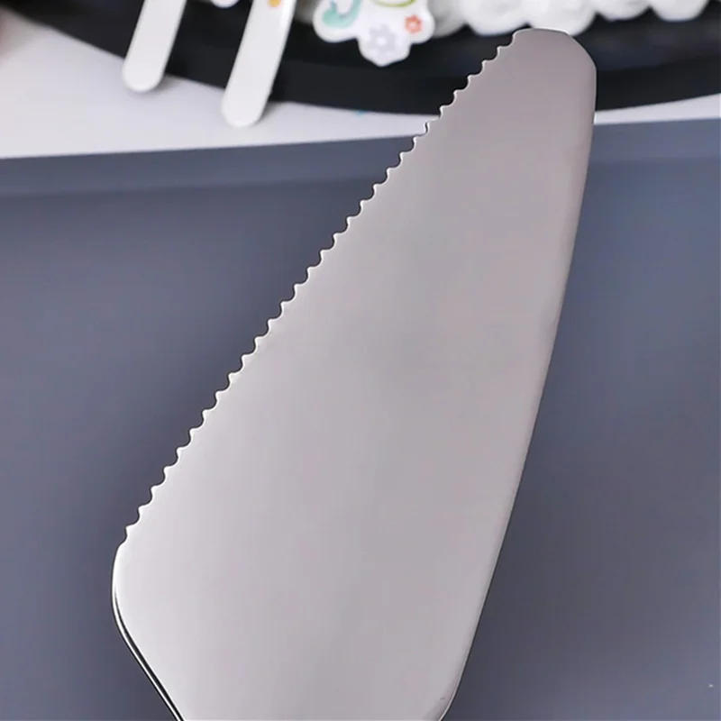 Description Picture 6 of itemStainless Steel Cake Pizza Shovel Wedding Birthday Cake Slicer Cutter Pastry Decorating Tools Bakeware Cream Spatula Divider