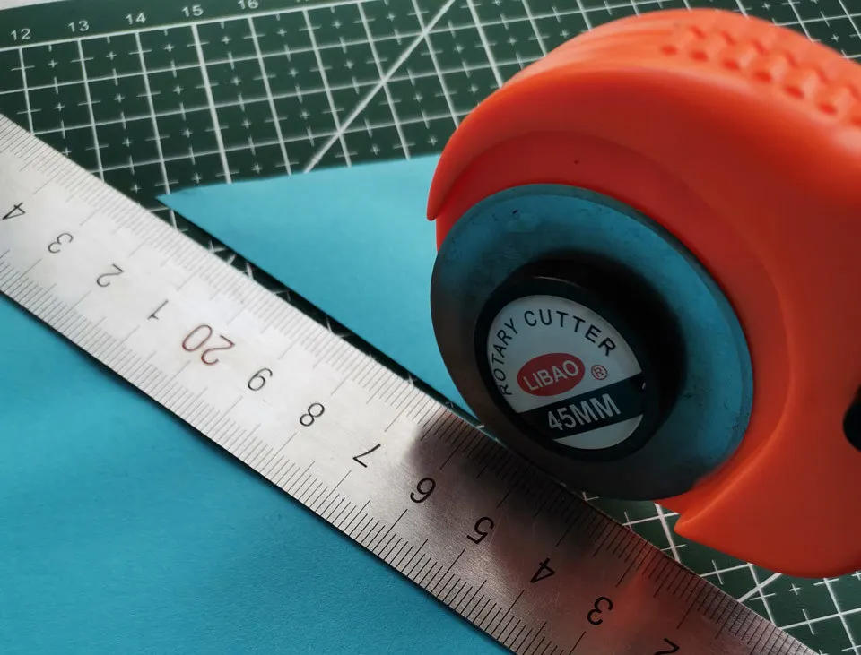 Description Picture 3 of itemSD100 Rotary Cutter Paper Skip Cutting Patchwork Leathercraft Tool Set  45mm Punching Wavy Edge Blade Quilting Accessories