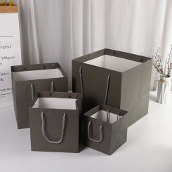 Christmas Kraft Paper Gift Bag for Flower and Cake 10pcs/lot Square Large Gift Packaging Bag Wedding Favor Bags