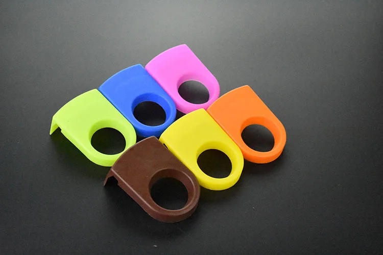 Description Picture 5 of item2pcs Bottle Buckle Beer Drink Upside Down Clip Cocktail Bottle Holders Bar Accessories