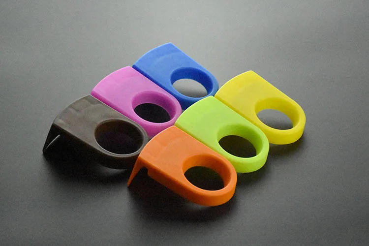 Description Picture 4 of item2pcs Bottle Buckle Beer Drink Upside Down Clip Cocktail Bottle Holders Bar Accessories