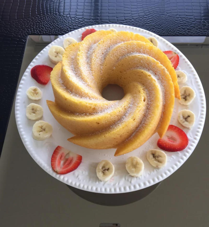 Description Picture 5 of itemLarge Spiral Shape Food Grade Silicone Bundt Cake Mold Pan 3d Fluted Cake Mould Form Bread Bakery Baking Tools Bakeware