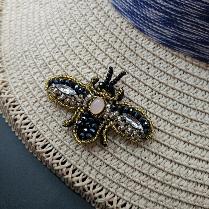 Description Picture 2 of itemBees sequins Rhinestones bead brooch patches applique sew on beading applique clothes shoes bags decoration patchfor clothing