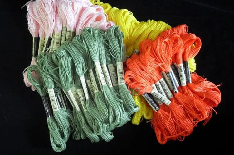 Description Picture 5 of itemNew 50 Pcs Random Color Embroidery Diy Cotton Line Branch Threads Similar Dmc Thread Floss Skein Cross Stitch Thread