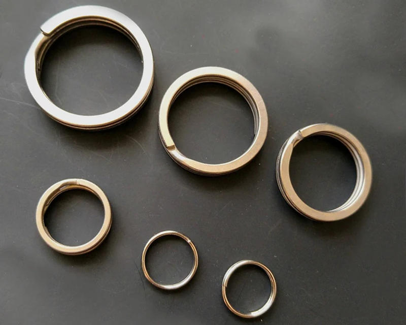 Description Picture 3 of itemOutdoor Hiking Tool Accessories High Strength 100% TC4 Titanium Alloy Keyring Buckle Split Key Ring for Camping Equipment FW136