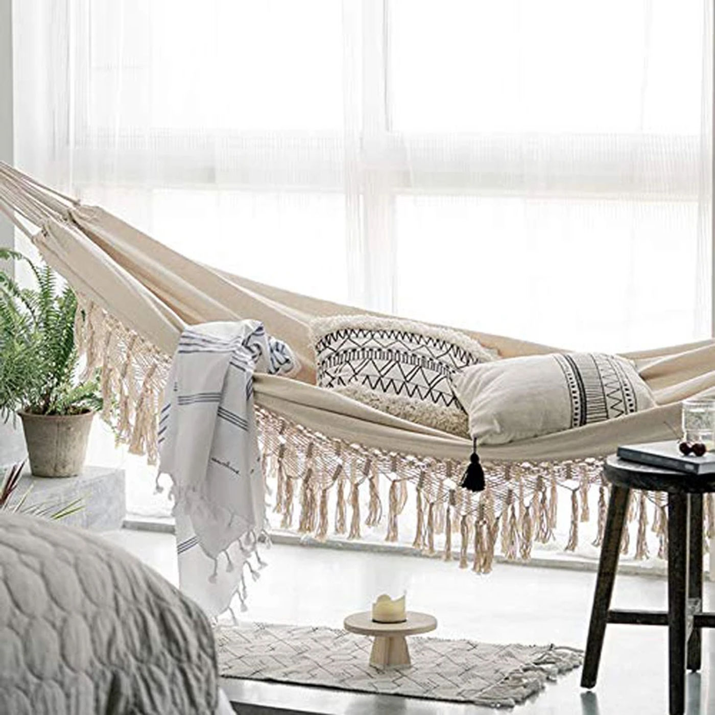 Description Picture 5 of itemNordic Style White Hammock Outdoor Indoor Garden Dormitory Bedroom Hanging Chair For Child Adult Swinging Single Safety Hammock