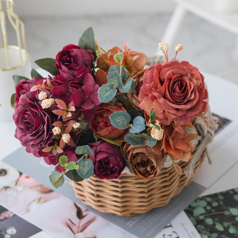 Description Picture 5 of itemArtificial Flowers White Silk Roses Vintage Bride Holding Bouquet Vases for Home Decor Christmas Wedding Decorative Fake Plants