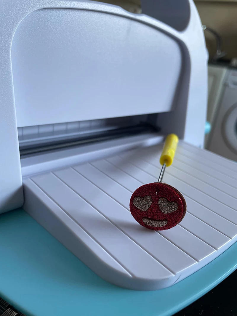 Description Picture 4 of itemChzimade Color Random Die Release Tool for Releasing Paper Cuts Scrapbook Die Cutter DIY Scrapbooking Cutting Dies Paper Crafts