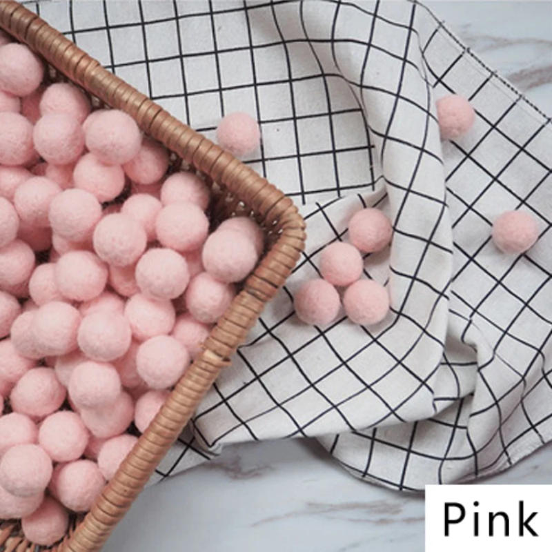 Description Picture 5 of item10Pcs/Lot 2cm Felt Balls Round Pom Poms Wool Soft Pompom Ball Furball Plush Crafts Colorful DIY Handmade Sewing Decor Supplies