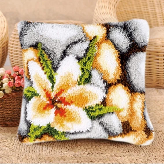 Description Picture 4 of itemSmyrna Flower Latch Hook Kit Mats Cushion Pillow DIY Crafts Flower Cushion Embroidery Latch Hook Rug Needlework Button Packages